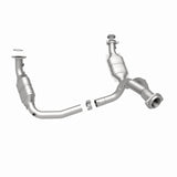 MagnaFlow Direct Fit Catalytic Converter 07-08 Escalade 6.2 Driver Side OEM