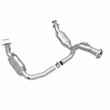 MagnaFlow Direct Fit Catalytic Converter 07-08 Escalade 6.2 Driver Side OEM